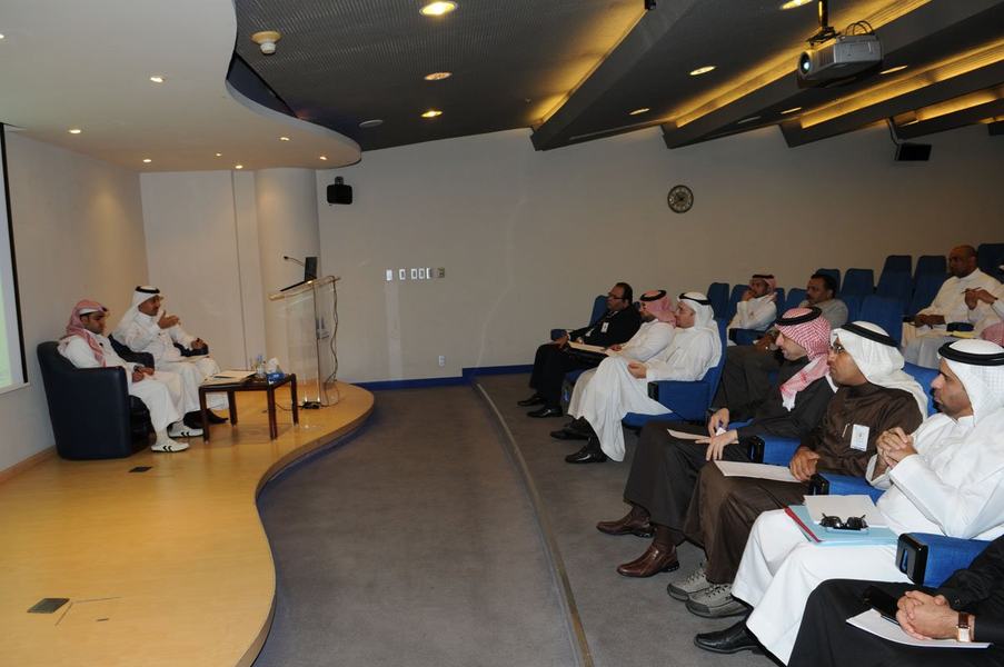 محاضرة توعوية لشرح اضرار غسيل الاموال وتمويل الارهاب بغرفة الشرقية