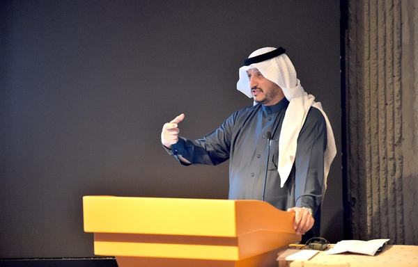 رائد أعمال  يؤكد ضرورة التعامل الإيجابي مع النفس والعميل والزمن