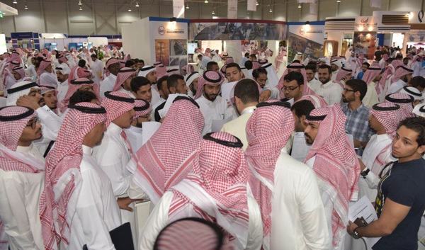 الوابل : معرض وظائف 2016 يشهد اقبالا كبيرا وتوقعات بزيارة 20 الف طالب وطالبة عمل