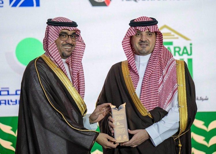 سمو وزير الداخلية رئيس مجلس إدارة نادي الصقور السعودي يُكرم غرفة الشرقية في " كأس نادي الصقور 2025"
