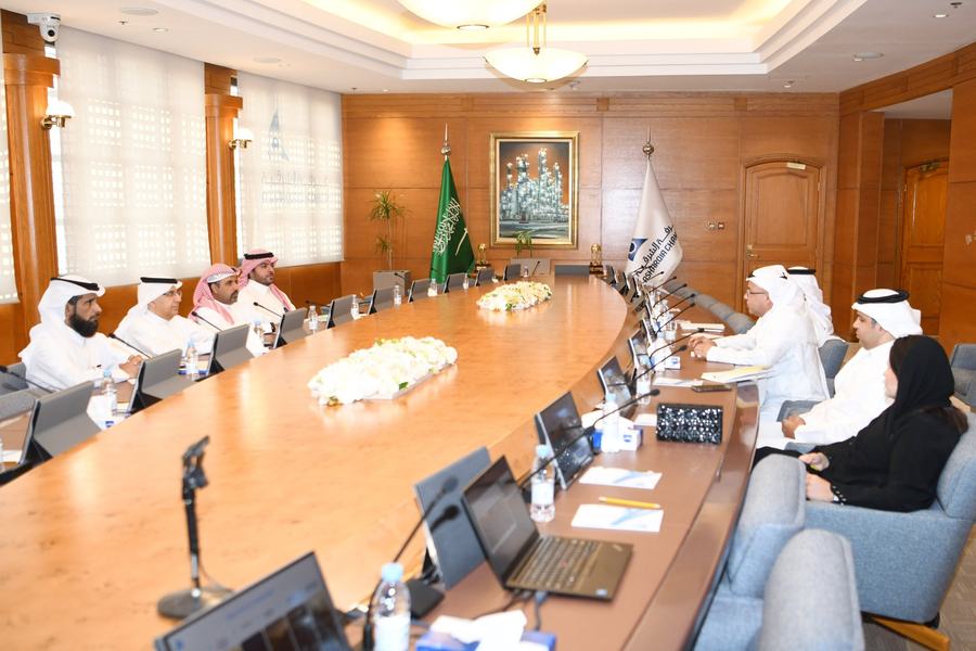 غرفة الشرقية وأكاديمية المياه تبحثان سبل التعاون لدعم قطاع الأعمال