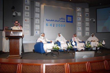 شباب سعوديون يبتكرون ورشة لإصلاح كراسي ذوي الاحتياجات الخاصة في سيارة متنقلة