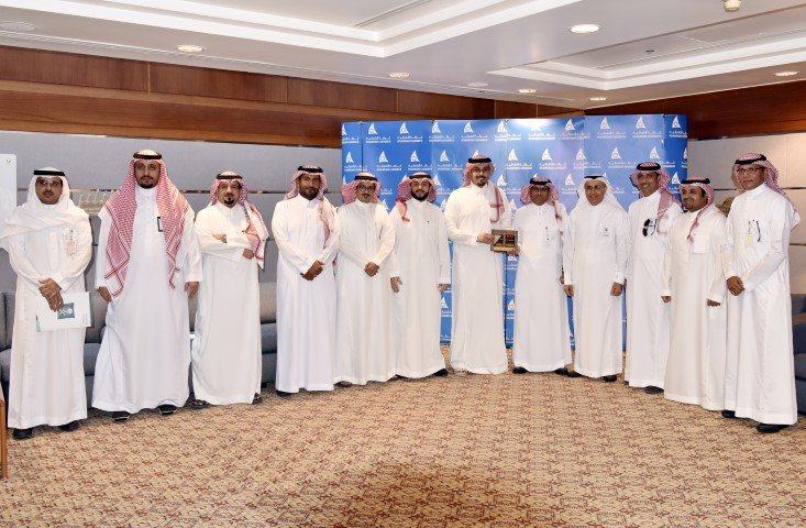 التجارة" تستعرض آليات تراخيص العروض والتخفيضات في غرفة الشرقية