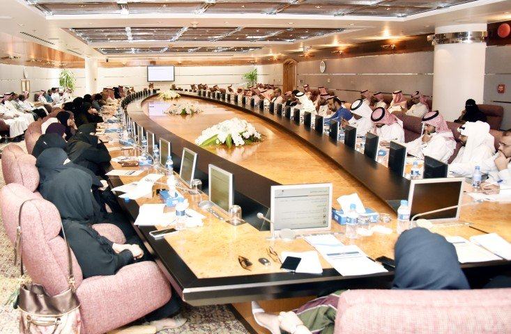 العمل والتنمية الاجتماعية تعلن استعدادها لتطبيق برنامج حماية الأجور على مؤسسات الفرد الواحد