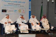 المتحدثون خلال الجلسة الثانية : النجاح مرتبط بالمال