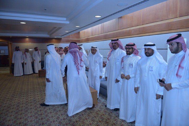 موظفو غرفة الشرقية يتبادلون التهاني بعيد الفطر السعيد