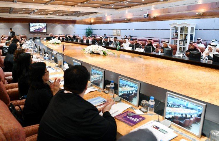 وفد تجاري فلبيني يستعرض خدماته في القطاع اللوجستي ومنتجات التغذية والموضة بغرفة الشرقية