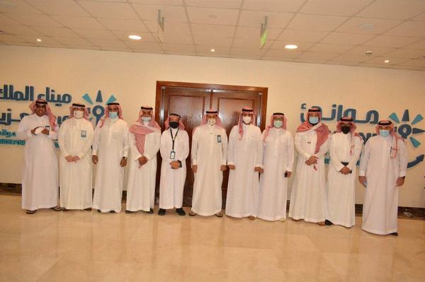 اللجنة اللوجستية تستعرض التحديات التقنية مع مدير ميناء الملك عبدالعزيز