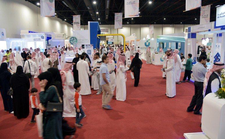 نائب أمير المنطقة الشرقية يزور ملتقى ومعرض شباب وشابات الاعمال 2017