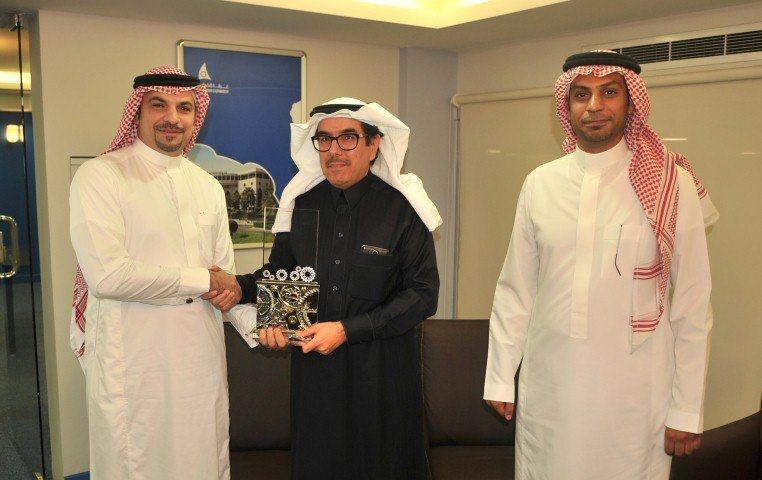 قانوني: ضريبة القيمة المضافة عنصر ايجابي على تدفقات التاجر النقدية