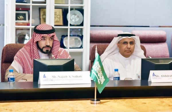 وفد تجاري أفغاني يستعرض الفرص الاستثمارية في أنشطة الطاقة المتجددة