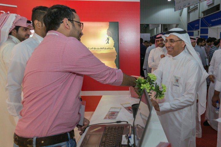 معرض وظائف 2015 يفتح ابوابه للعائلات اليوم ويسجل زيارة 10 الاف زائر خلال يومين