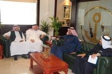 فريق عمل "التجارية" يناقش الغرامات في الميناء