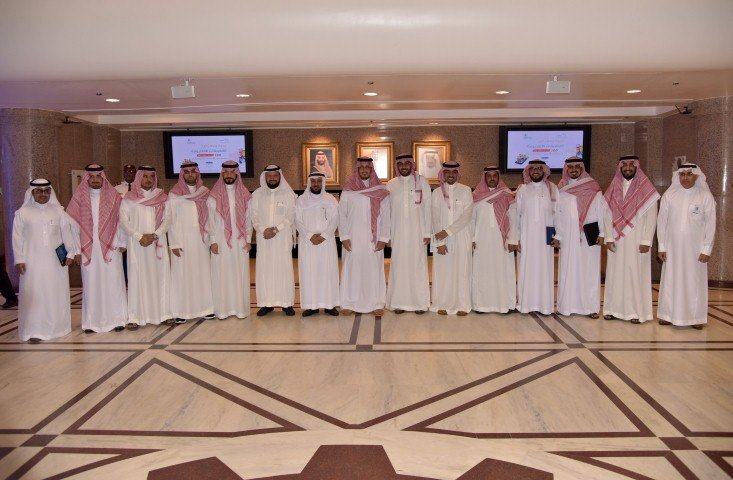 نائب امير المنطقة الشرقية يزور معرض التطبيقات الالكترونية ويكرم الفائزين