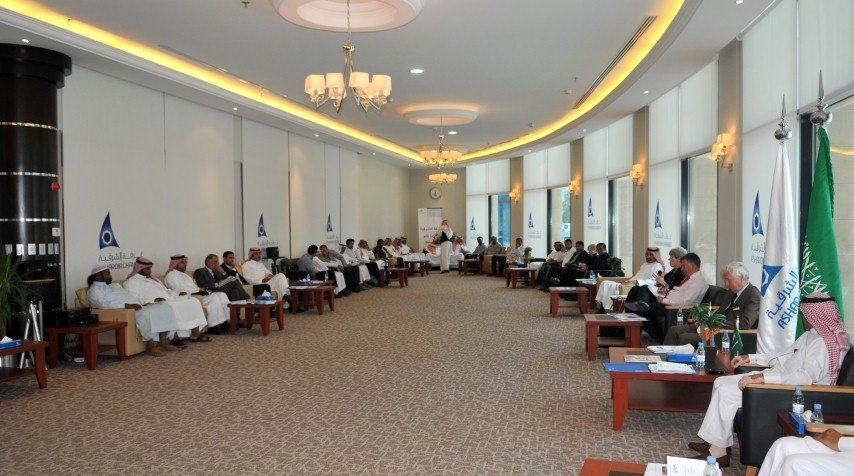 وفد ايرلندي يستعرض الفرص الاستثمارية بفرع غرفة الشرقية بالجبيل